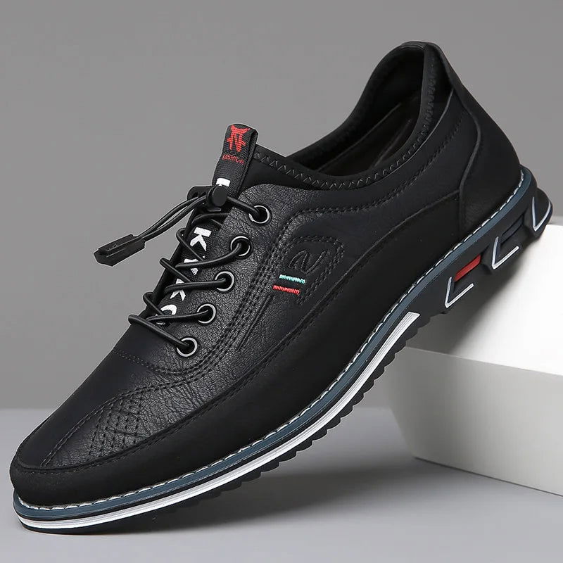 "Scarpe estive unisex in pelle elegante, design raffinato e suola morbida, adatte ad occasioni formali e informali."