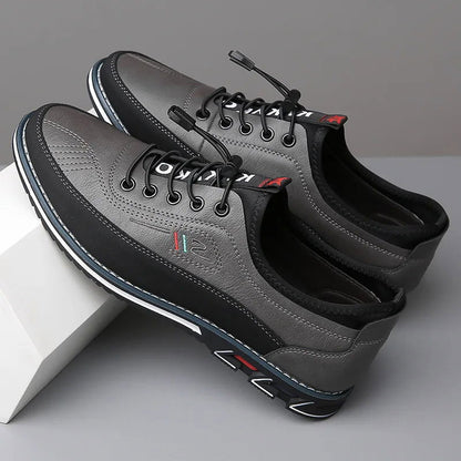 "Scarpe estive unisex in pelle elegante, design raffinato e suola morbida, adatte ad occasioni formali e informali."