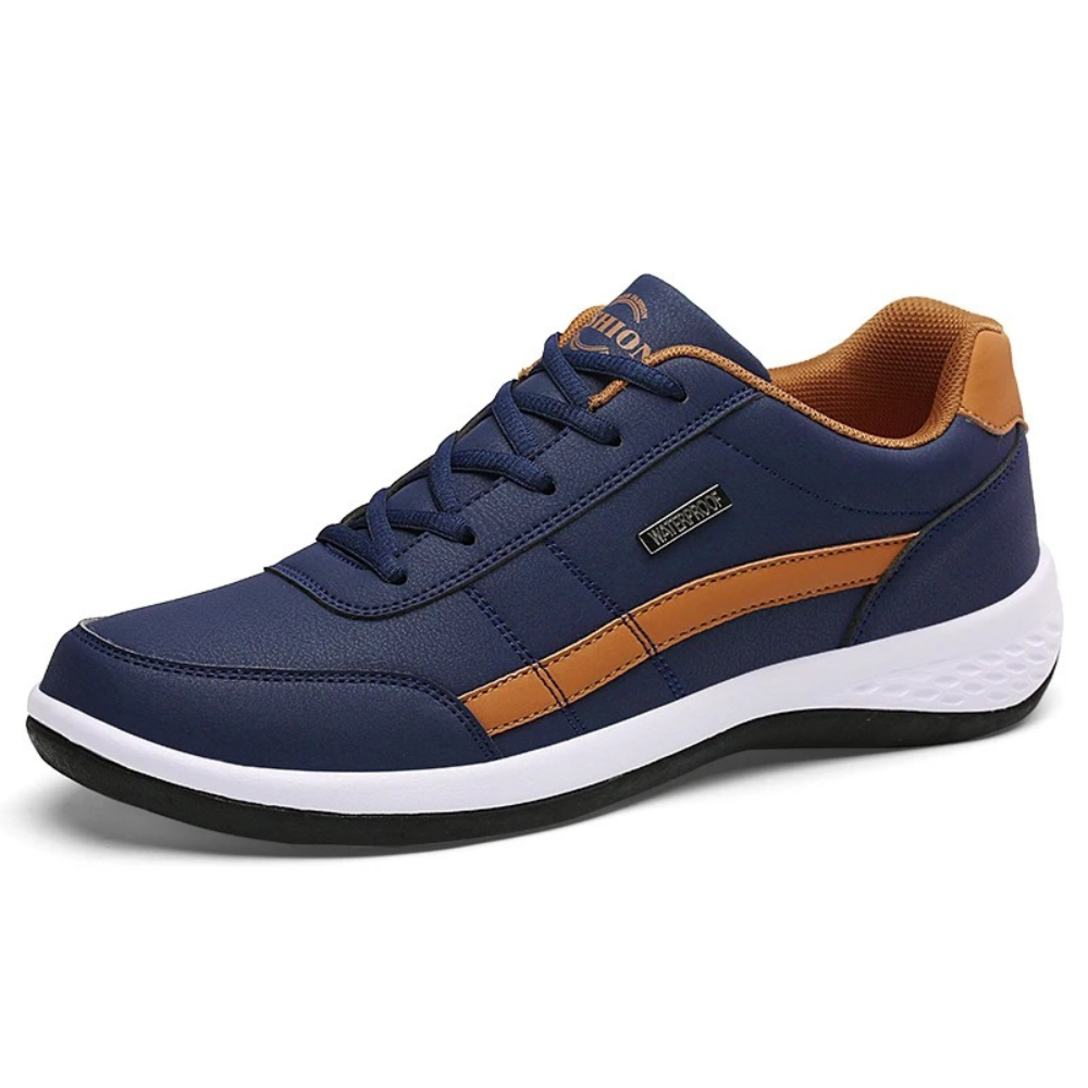 Scarpe ortopediche in pelle bianca da uomo, eleganti e confortevoli, con supporto ortopedico e lacci regolabili.