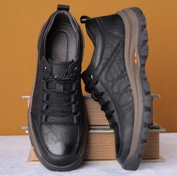 "Scarpe ortopediche uomo in pelle impermeabili con design elegante e suola antiscivolo, ideali per tutte le occasioni."