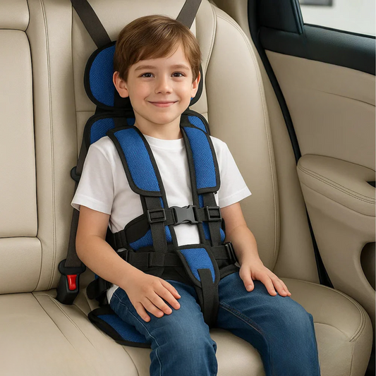 "Seggiolino auto per bambini portatile blu con design pieghevole, cinghie di sicurezza e imbottitura confortevole."