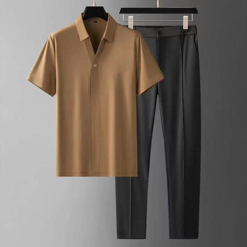 "Set abbigliamento uomo in cotone e lino, camicia elegante e pantaloni abbinati, stile raffinato e confortevole."