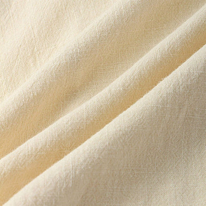 "Set estivo 2 pezzi uomo, lino bianco, design elegante, camicia e pantaloni, perfetto per giornate calde."