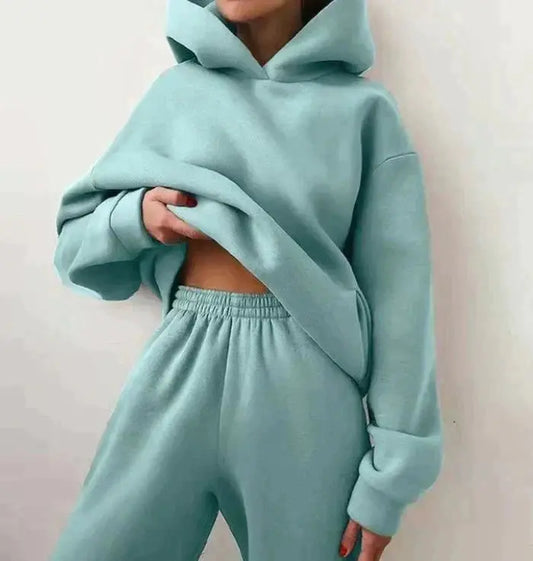 "Set jogger unisex estivo, tessuto morbido, due pezzi, design elegante, tasche, disponibile in Bianco, Blu, Cachi"