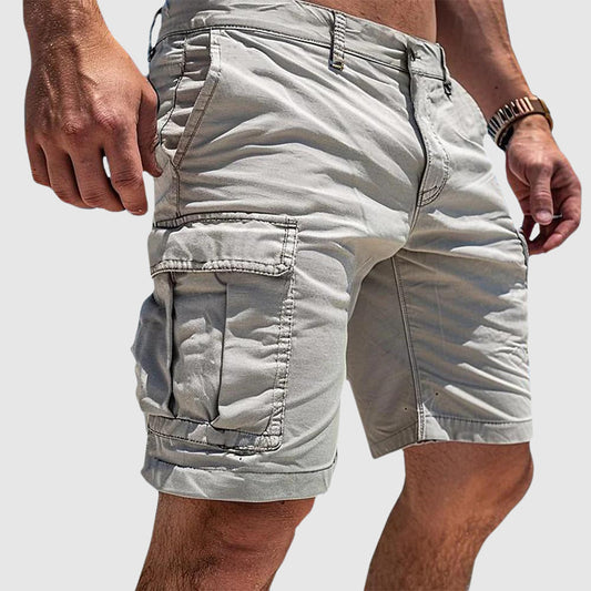 "Shorts cargo uomo estivi beige con tasche multiple per comfort e stile, ideali per avventure all'aperto."