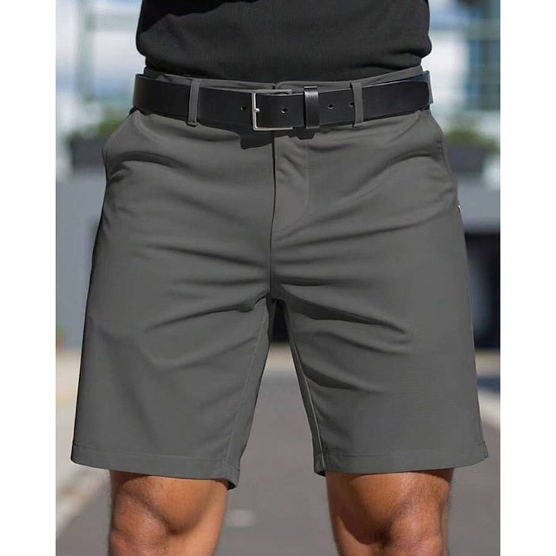 "Shorts uomo estivi comodi, tessuto leggero e taglio moderno, ideali per look casual e giornate calde."
