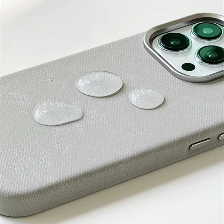 Feature-rich iPhone case: slim, scratch-resistant, anti-smudge matte, & fully wireless charging compatible.