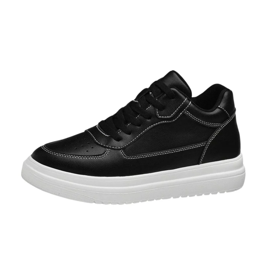 "Sneaker uomo nere-bianche, aumento invisibile, design elegante, comfort imbottito, ideali per look moderni quotidiani."