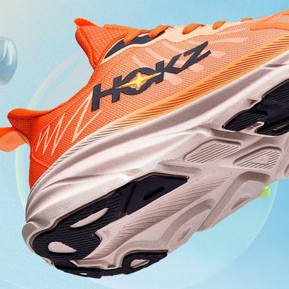 "Sneakers unisex con tecnologia SpringTech, design moderno nero, suola a molla visibile, ideali per sport e attività quotidia