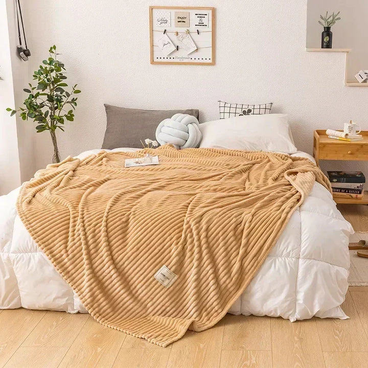 Solid color flannel blanket, a plush, soft and warm throw perfect for cozy autumn nights and winter comfort.