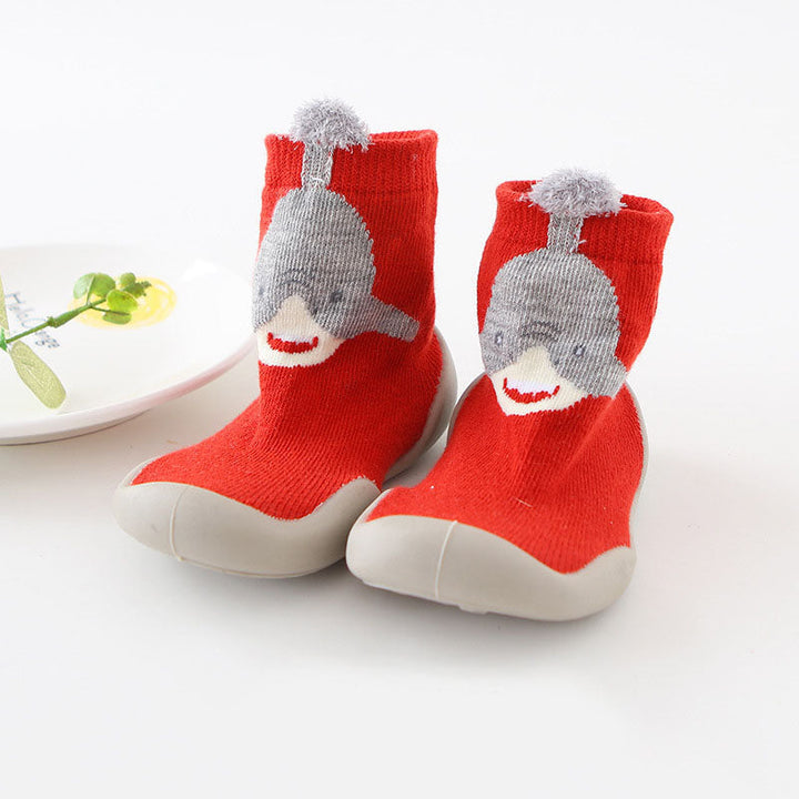 Child safety anti-slip knitted toddler shoes, ideal for learning to walk and active play.
