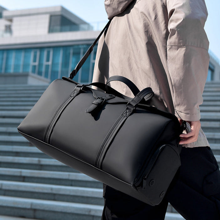 Elegant unisex travel duffle bag for weekend, gym, or overnight trips. Durable & organized.