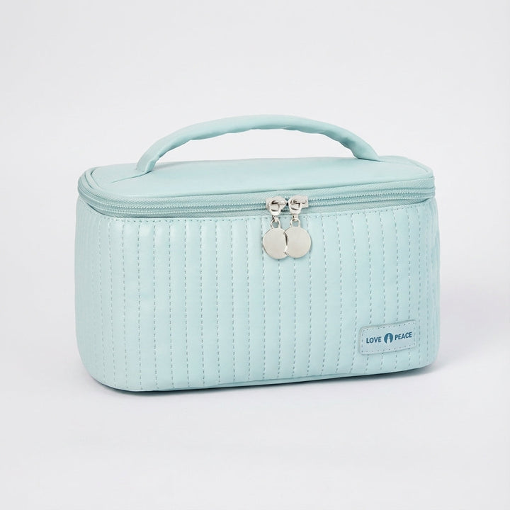 Versatile wash bag & makeup organizer for travel. Keep cosmetic essentials neat, protected & easily accessible.
