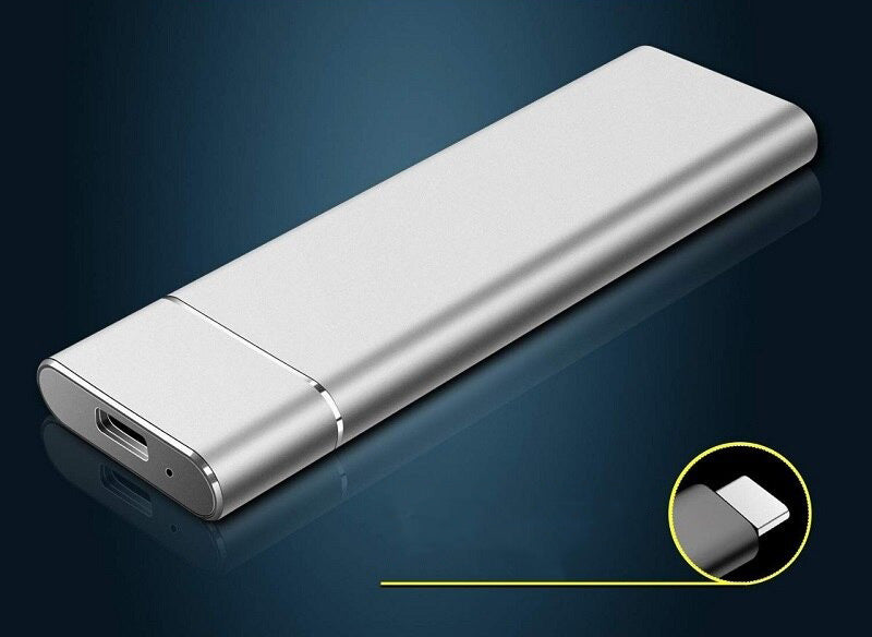 "SSD esterno portatile 8TB, USB 3.1, design compatto e leggero per archiviazione veloce e trasmissione dati efficiente."