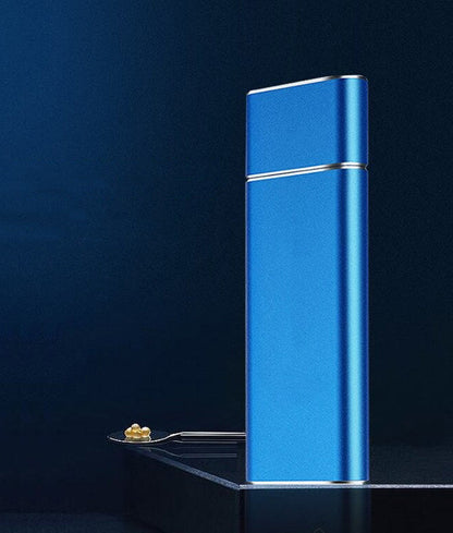 "SSD esterno portatile 8TB, USB 3.1, design compatto e leggero per archiviazione veloce e trasmissione dati efficiente."