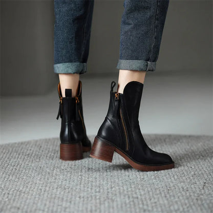 "Stivali da donna in pelle premium marrone, design ankle boot, eleganti e versatili, con punta arrotondata e suola robusta."