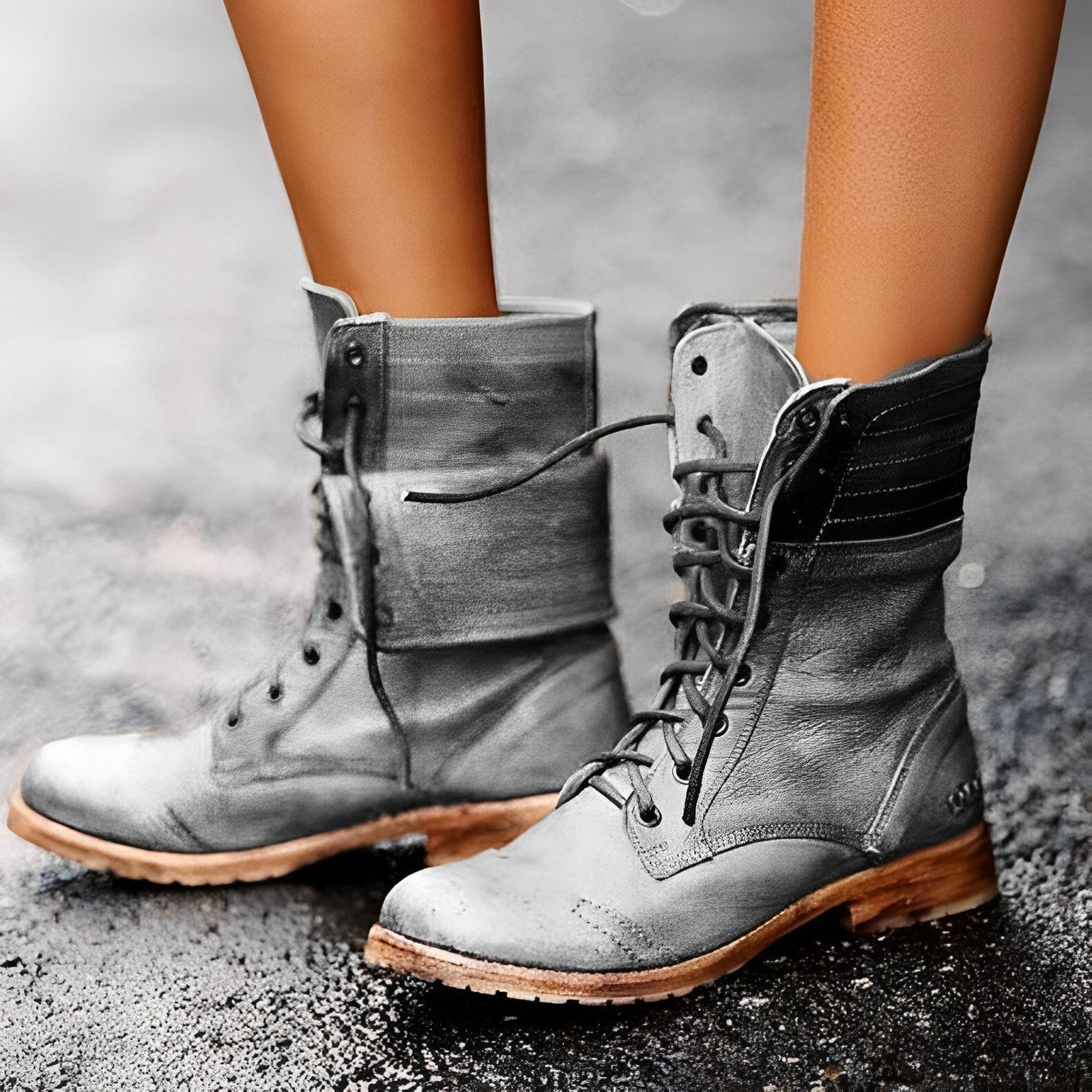 "Stivali stringati in pelle nera donna vintage, design elegante, suola robusta, ideali per look sofisticato e comfort."
