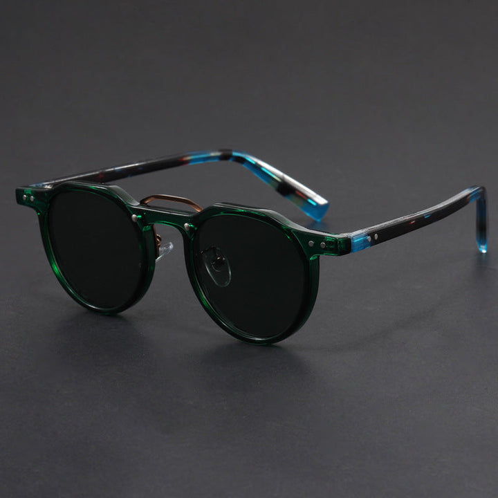 Chic unisex fashion sunglasses, versatile eyewear for any outfit, offering UV400 sun protection.