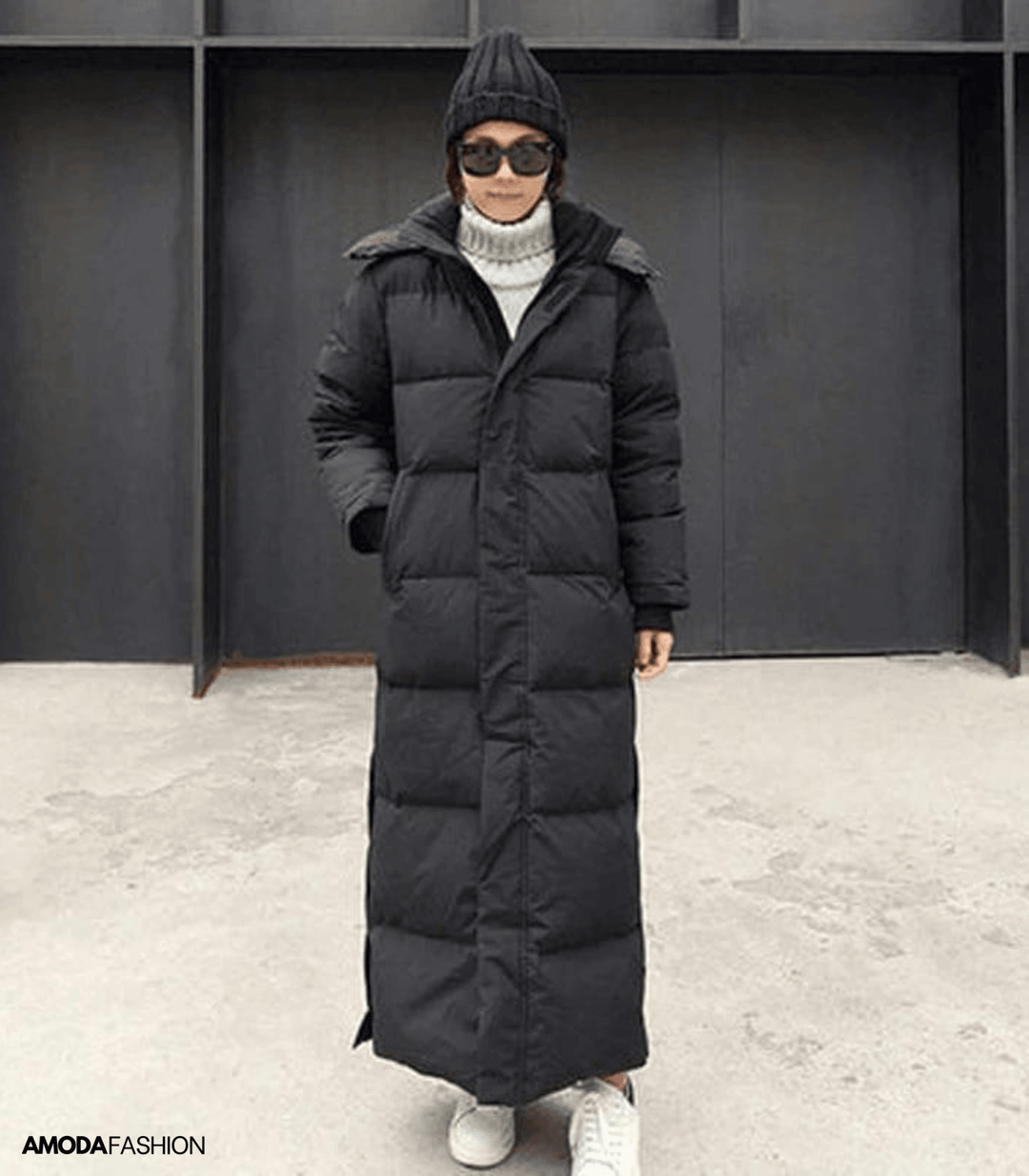 Stylish women's oversized Luna winter parka, warm, waterproof & windproof for ultimate cold weather protection.