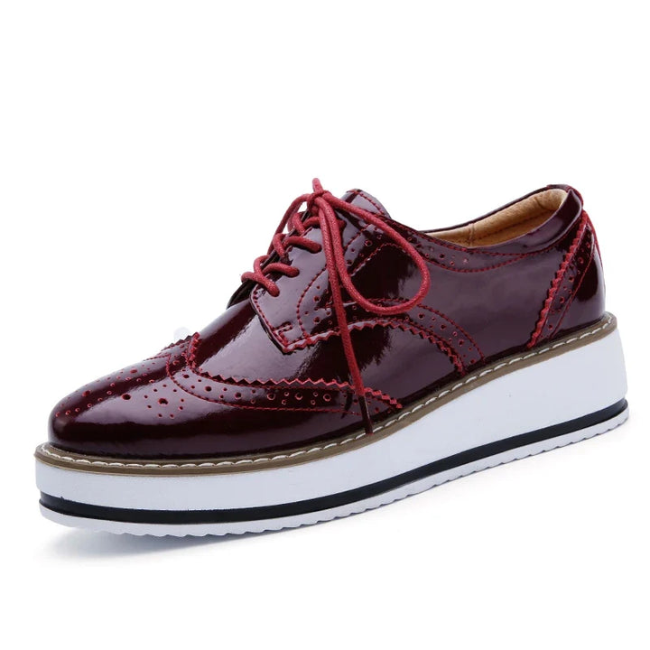 Women's supportive platform oxfords, featuring a comfortable & stylish design. Ideal for versatile everyday fashion.