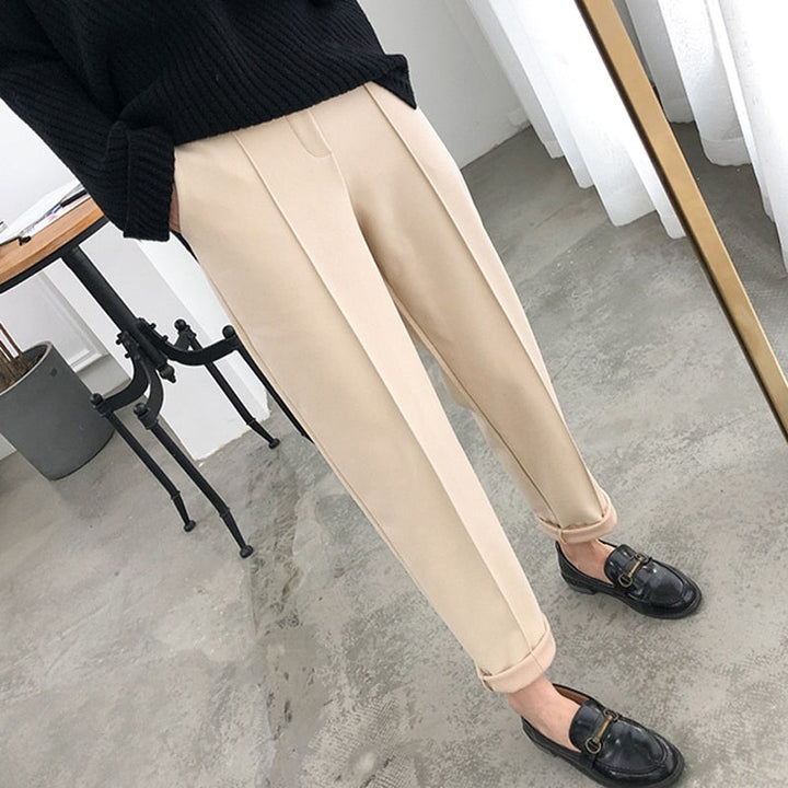 Comfortable ladies' thickened casual pants for versatile cool weather fashion and warmth.