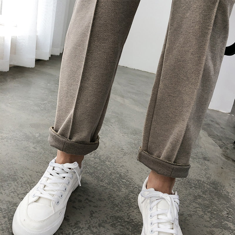 Cozy and warm women's casual pants, designed for comfort and style, perfect for cool weather and winter.