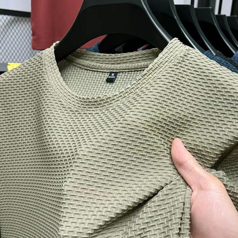 "T-shirt aderente uomo, colore neutro, vestibilità slim, ideale per ogni occasione, tessuto traspirante e confortevole."