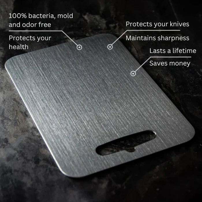 "Tagliere in titanio antibatterico, resistente e igienico, elegante e moderno per cucina, non assorbe odori né batteri."