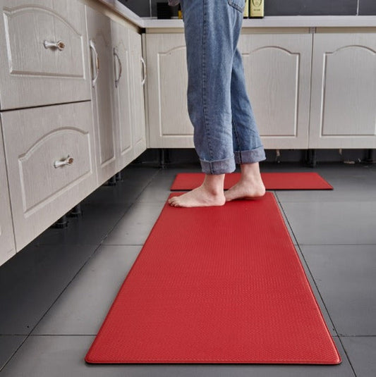 "Tappeto cucina antifatica ErgoComfort, design moderno, colore rosso con superficie antiscivolo e struttura ammortizzata."
