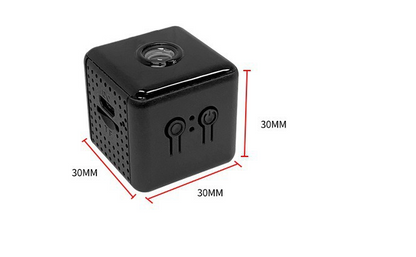 "Telecamera di sicurezza HD wireless bianca per interni, design compatto 30mm, video 1080P, controllabile via app mobile."