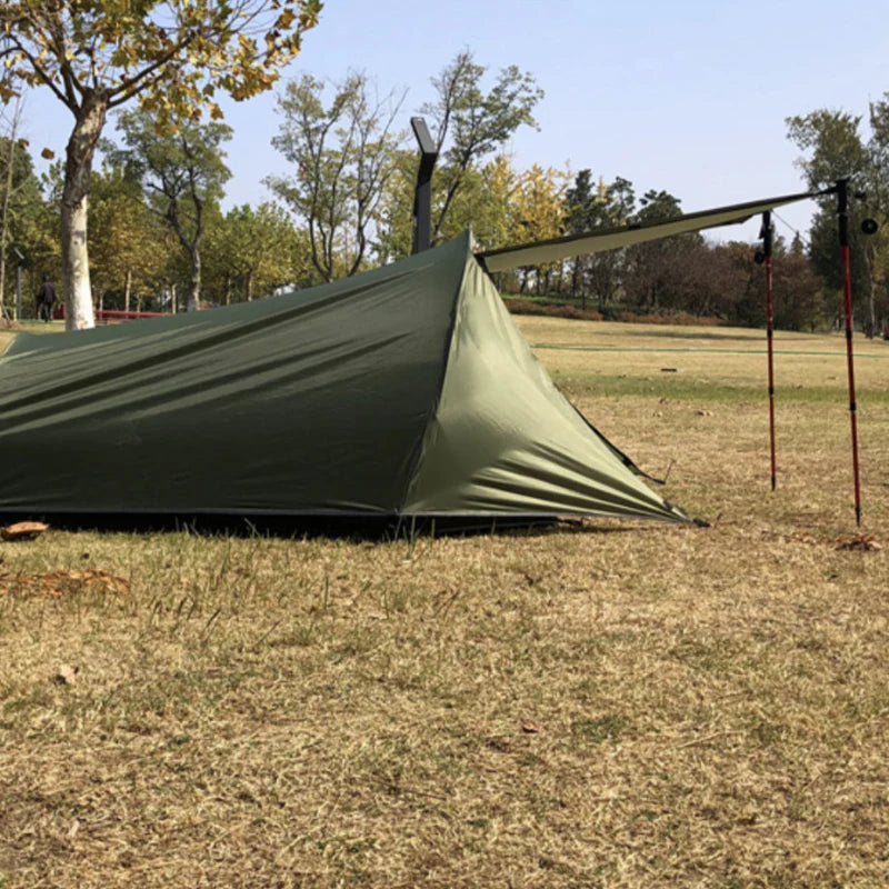 Lightweight 1.58kg tunnel tent, 2-person capacity, essential hiking gear.