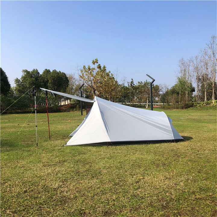 Robust 1.58kg ultralight 2-person tunnel tent, perfect for hiking trips.