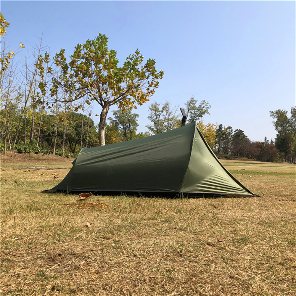 Spacious yet ultralight 2-person tunnel tent, 1.58kg, ideal for backpacking.