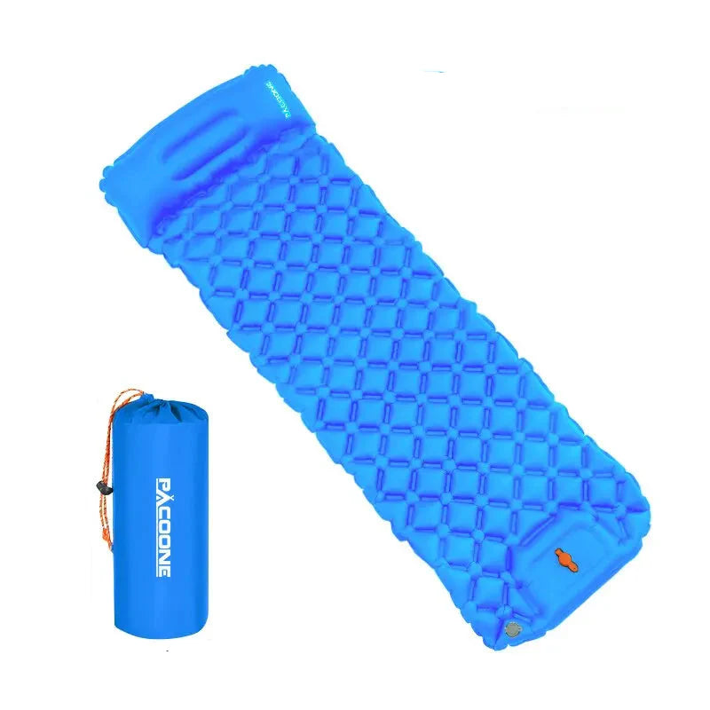 Portable bed for camping: ultralight inflatable mattress with built-in pump, an essential piece of hiking gear