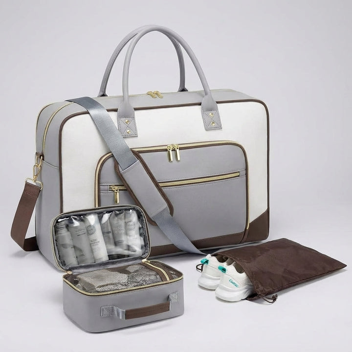 Practical packing cubes & organizer bags from 4-piece CarrySmart travel set for efficient luggage management.