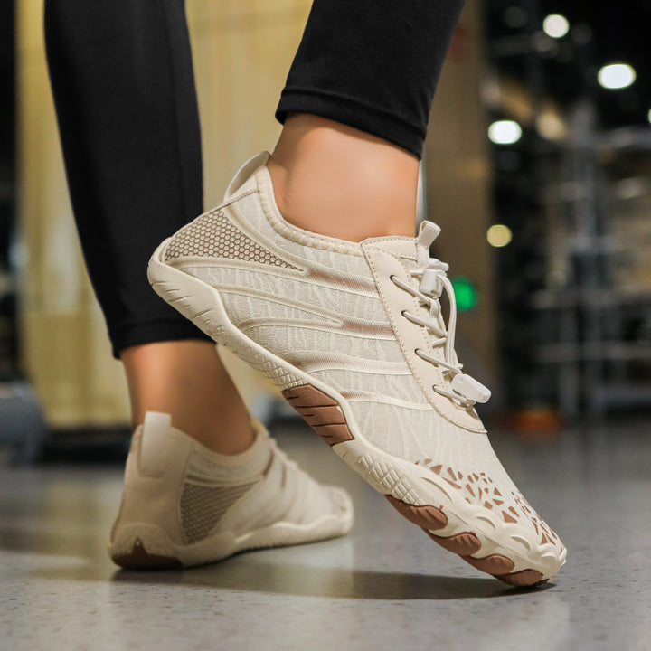 Flexible barefoot comfort shoes for walking, featuring a wide toe box & minimalist design for unisex use.