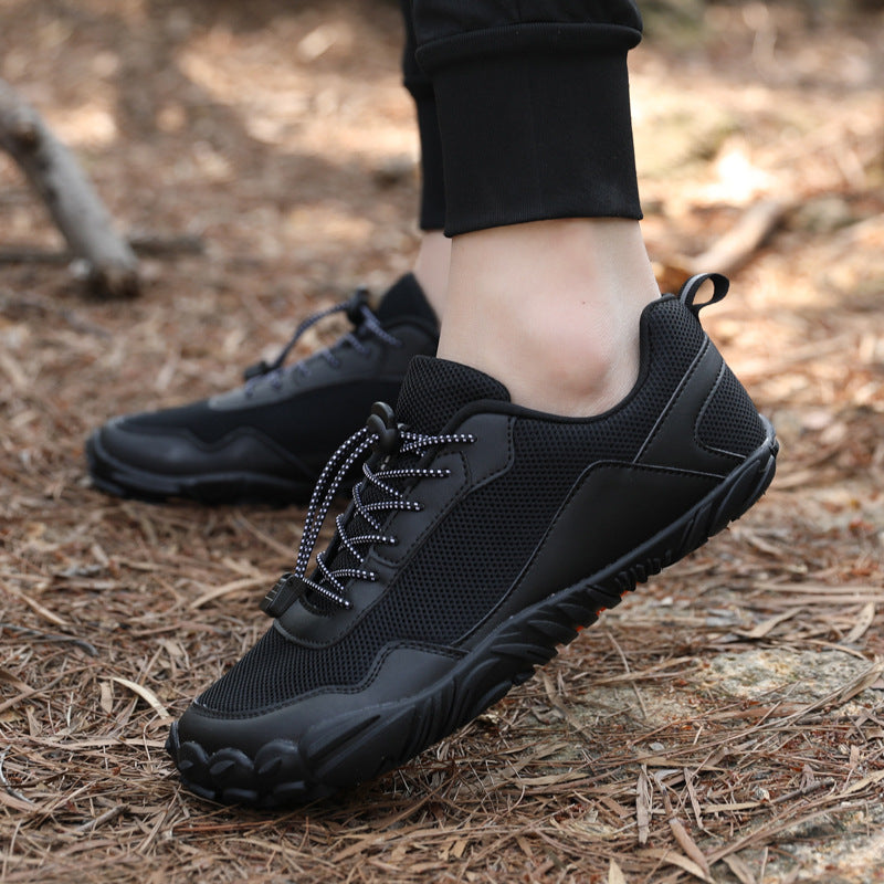 Barefoot hiking trainers: unisex, wide toe box, non-slip, flexible design for ultimate trail comfort.