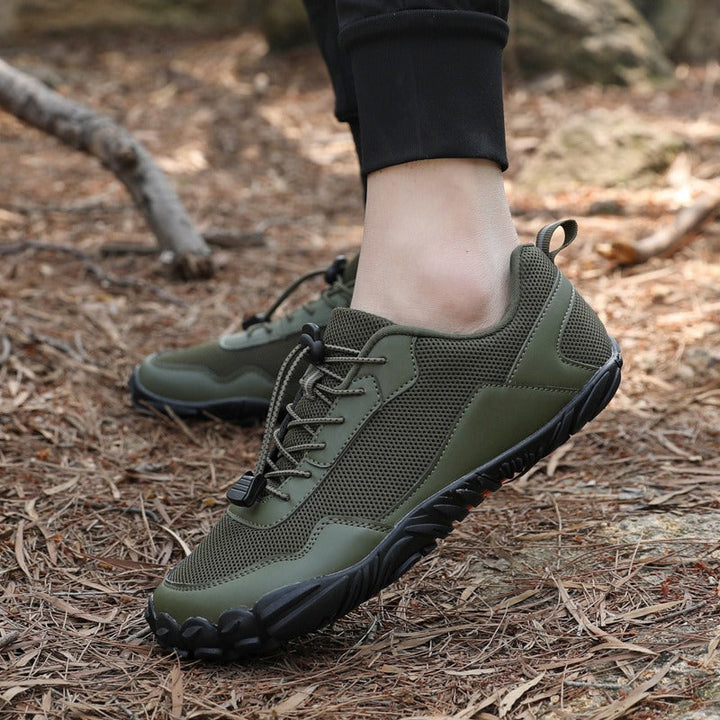 Unisex walking trainers with non-slip sole & wide toe box, perfect for comfortable barefoot hiking.