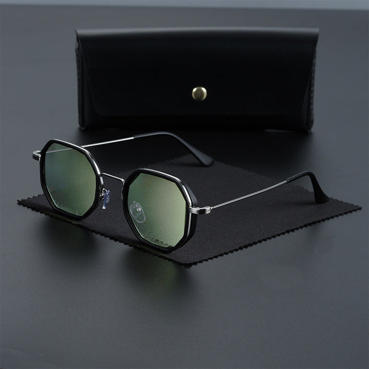 UV400 hexagonal sunglasses. Bold unisex design, perfect fashion accessory for modern look.