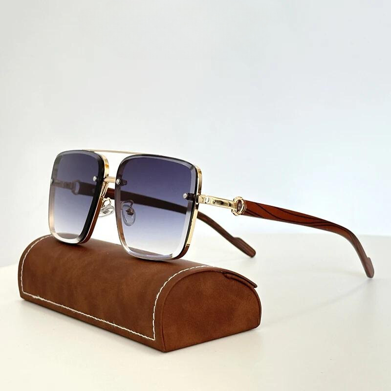 Chic gold frame sunglasses. Unisex eyewear with durable metal frame, perfect for style and UV400 eye protection.