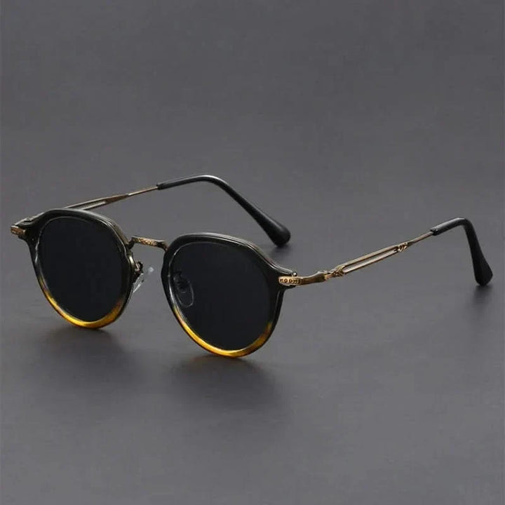 Unisex classic metal frame sunglasses providing complete UV protection.
