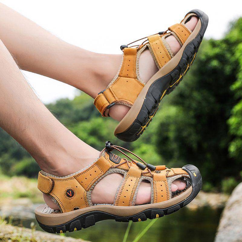 Unisex closed toe hiking sandals made of durable leather, ideal for outdoor adventures.