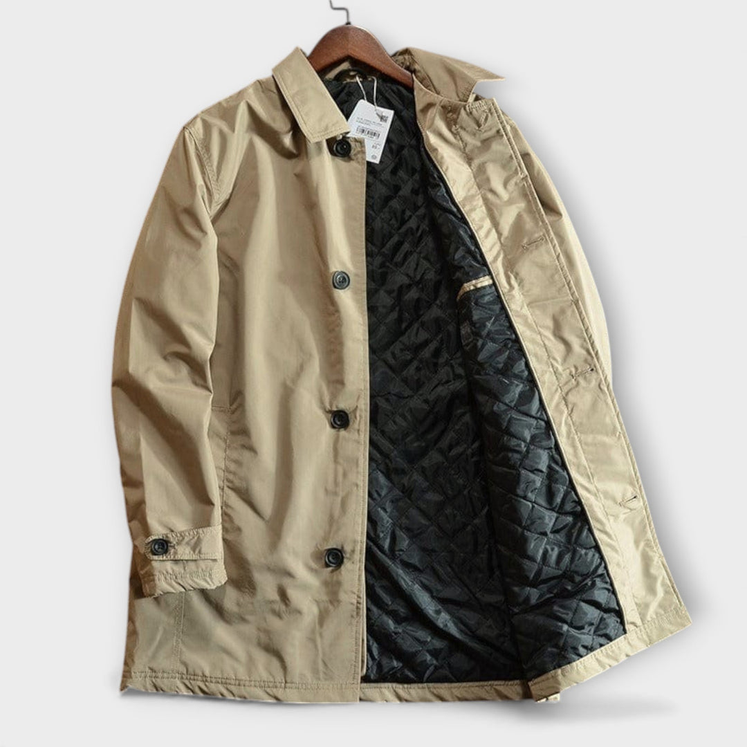 Comfortable unisex weatherproof coat. Lightweight & warm, ideal for outdoor adventures in wind & rain.
