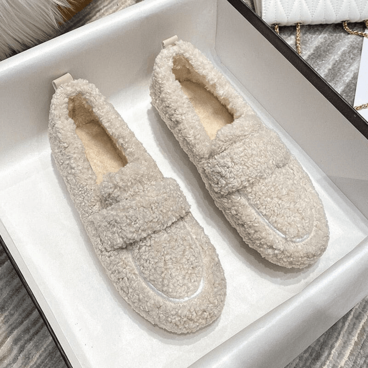 Ultimate warmth & cozy comfort in these winter house shoes. Non-slip indoor slippers for men & women.