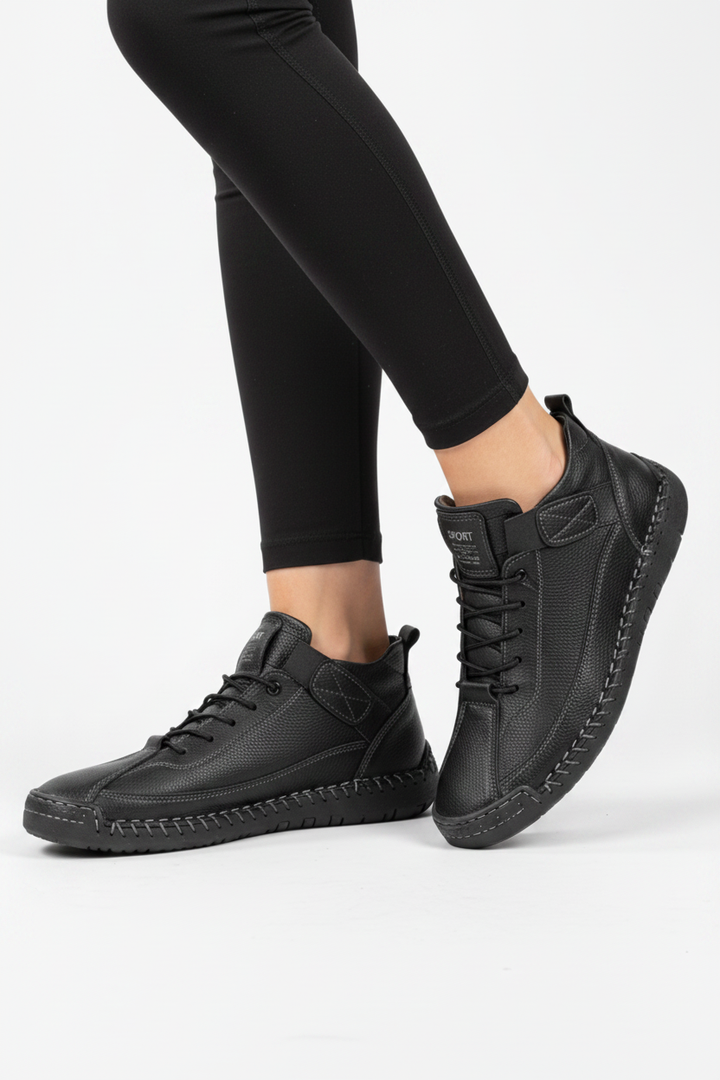 Unisex cushioned everyday wide walking shoes, perfect for comfort & active lifestyles.