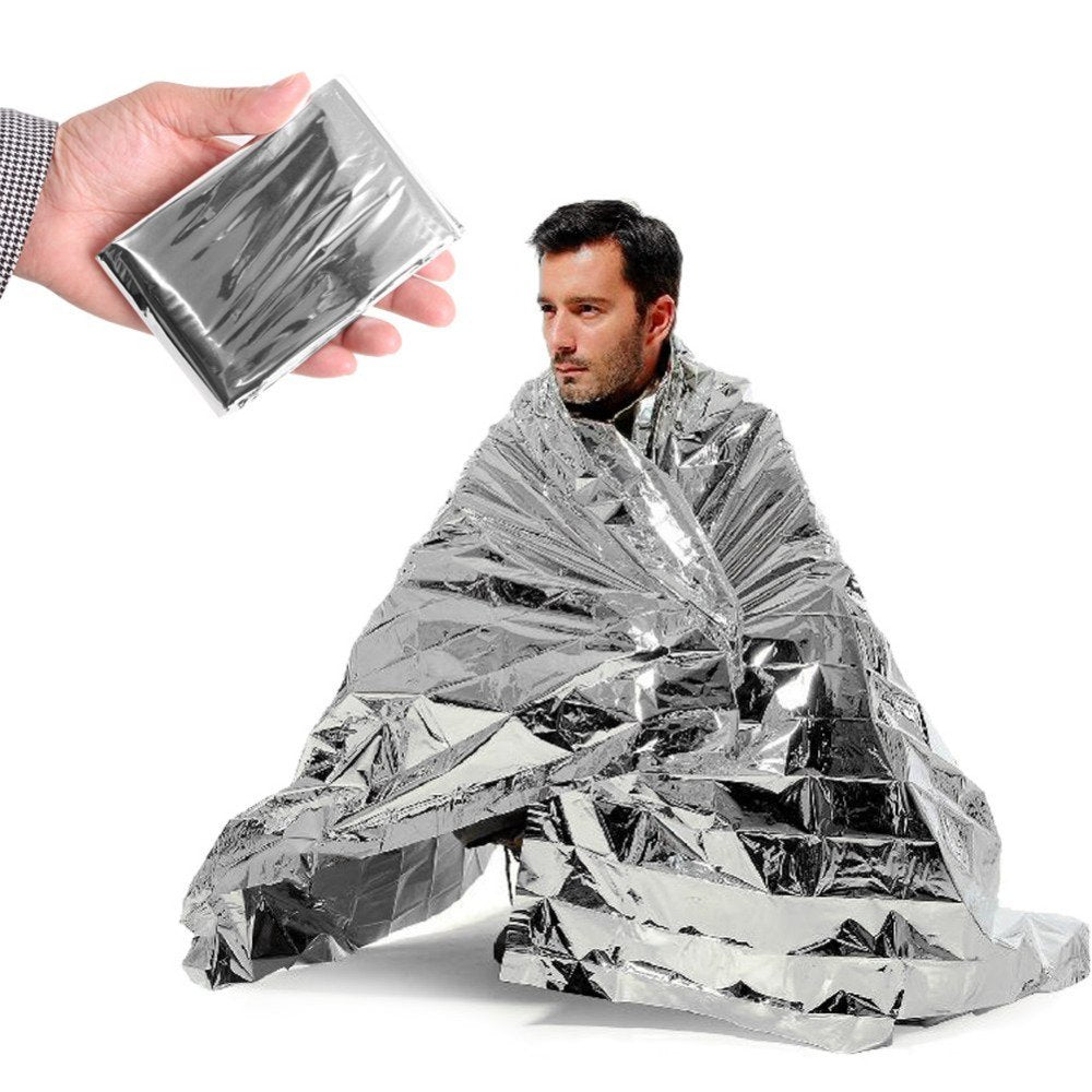 Waterproof and windproof emergency Mylar space blanket, a must-have for survival and outdoor first aid