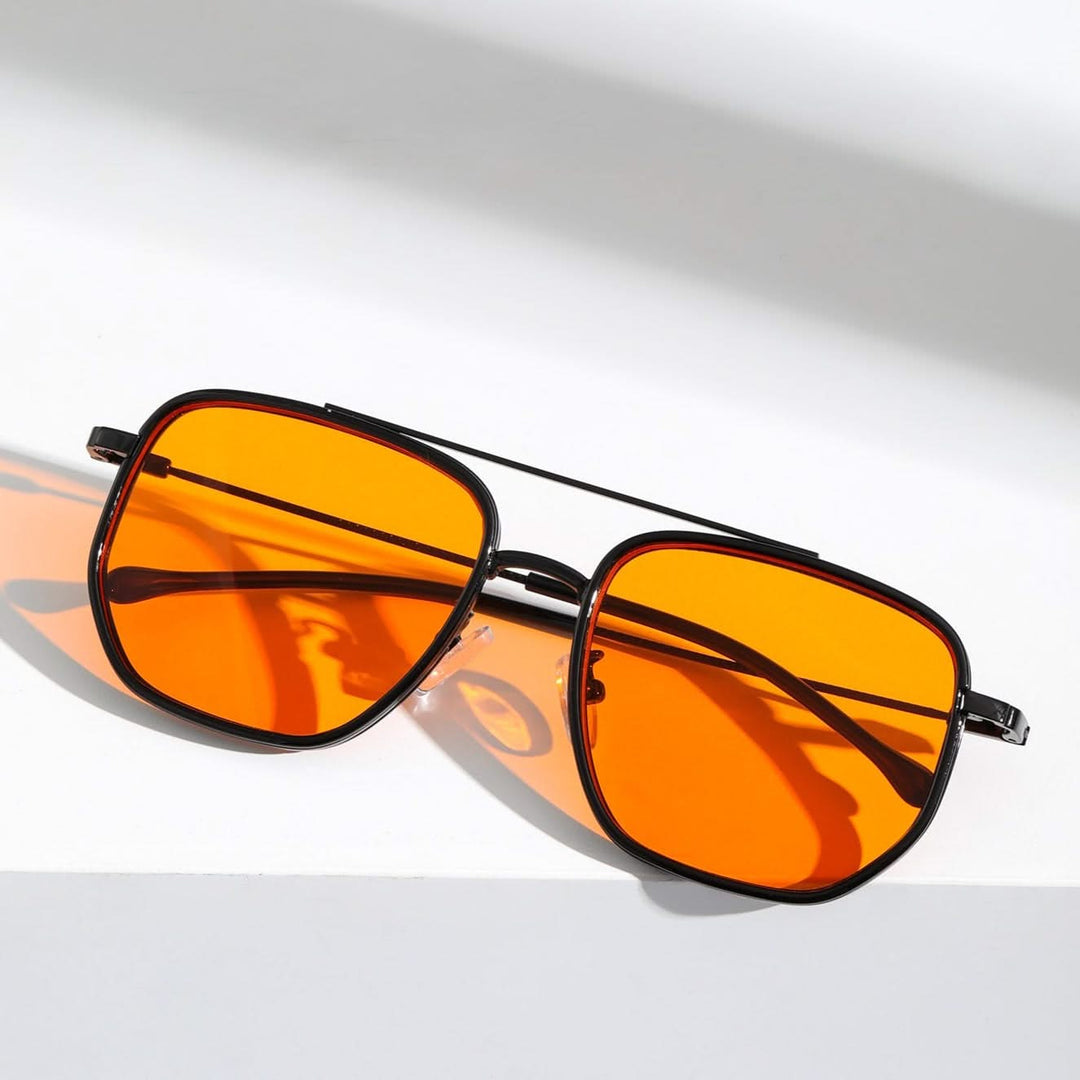 Premium UV protection sunglasses, unisex design with a modern metal frame for fashion.