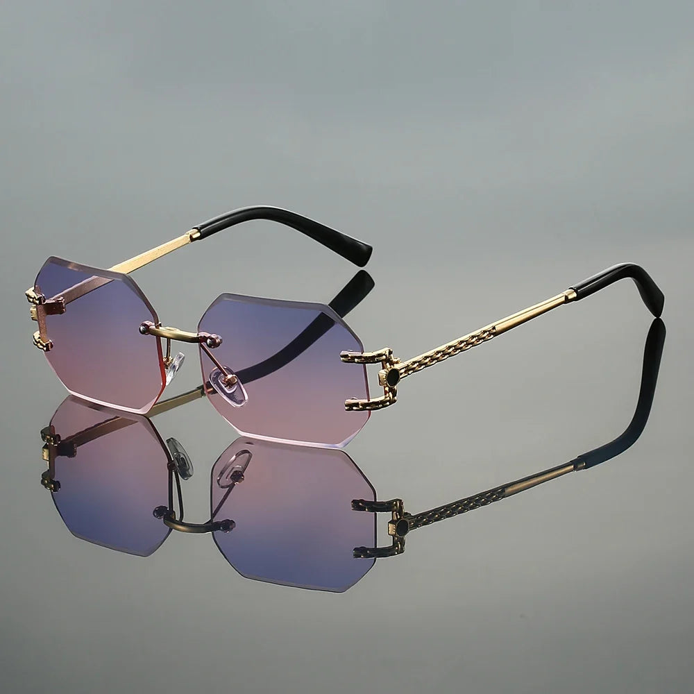 Unisex geometric sunglasses. Modern style with full UV400 eye protection. A fashionable, lightweight statement accessory.