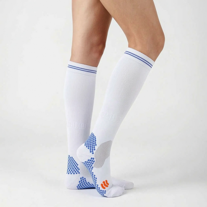 Durable unisex knee-high compression socks for long runs, gym workouts & post-exercise recovery.