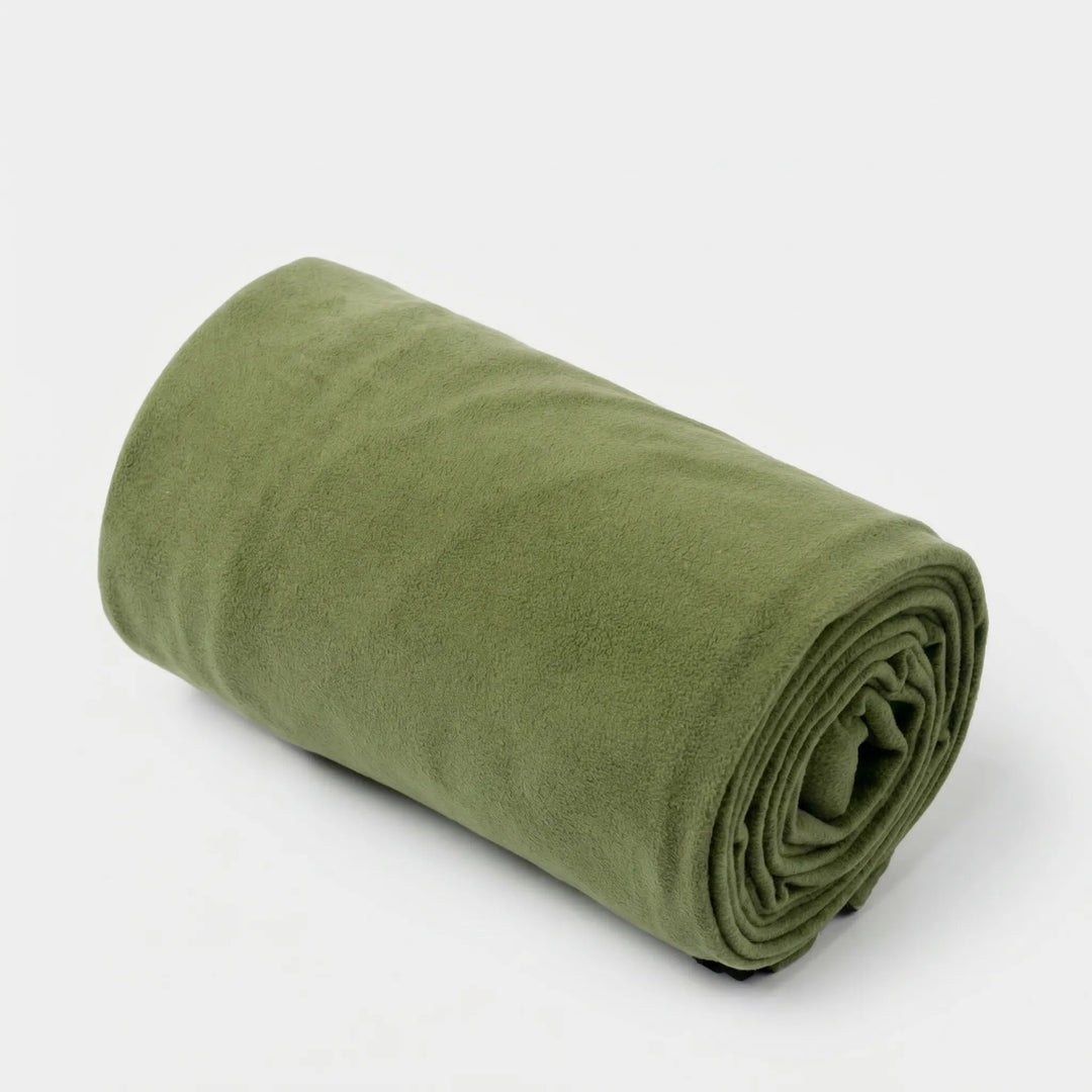 Versatile unisex fleece sleeping bag. Lightweight, roll-up design for adults. Ideal for 3-season camping, hiking, travel.